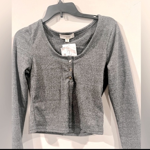 NO COMMENT
Juniors' Eye button Front Crewneck Sweater cropt Long sleeve - Picture 2 of 4